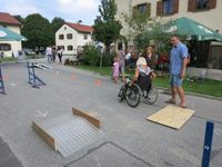 Rollstuhlparcour beim Bürgerfest